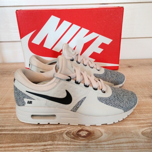 🎉SOLD 🎉NEW Nike AIR MAX SE - Picture 2 of 7